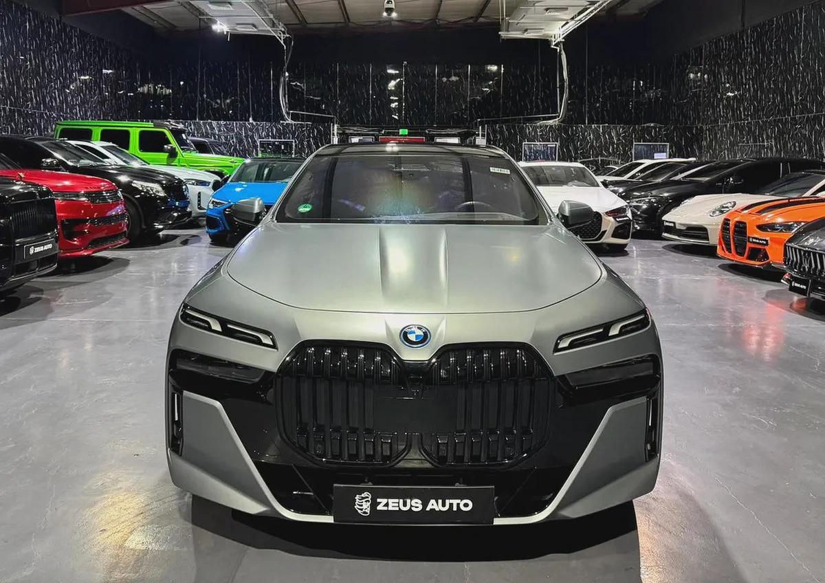 BMW i7 60 2022 European specs for 299,000.00 AED-2-2