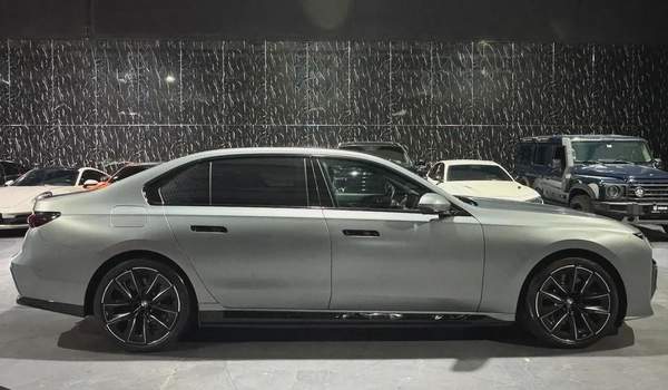 BMW i7 60 2022 European specs for 299,000.00 AED