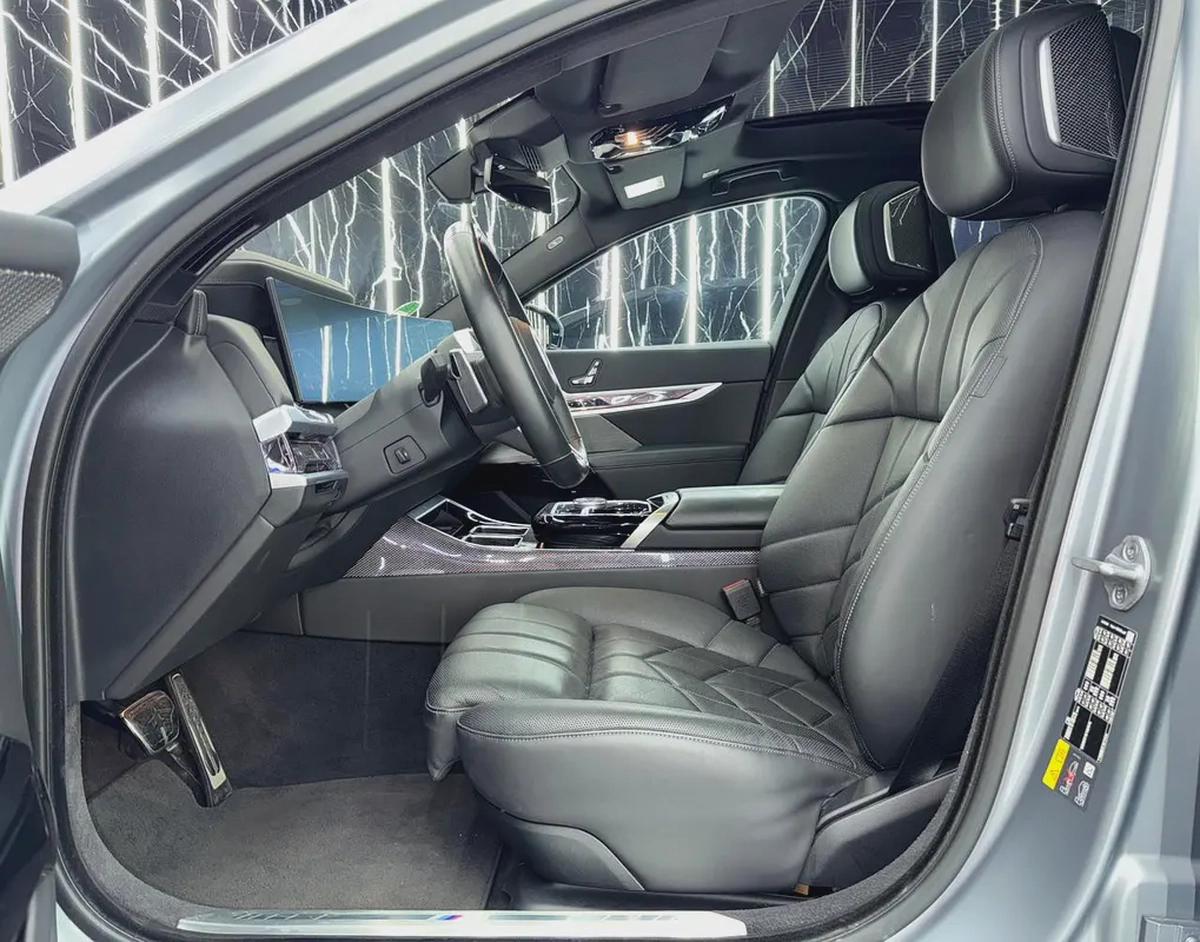 BMW i7 60 2022 European specs for 299,000.00 AED-16-16