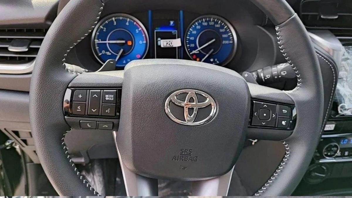 Toyota Fortuner GXR 2.4L DLESEL-8-8