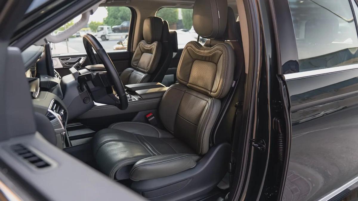2024 Lincoln Navigator Presidential, Lincoln Warranty + Service Pack, Low Kms, 7-Seater, GCC-9-9