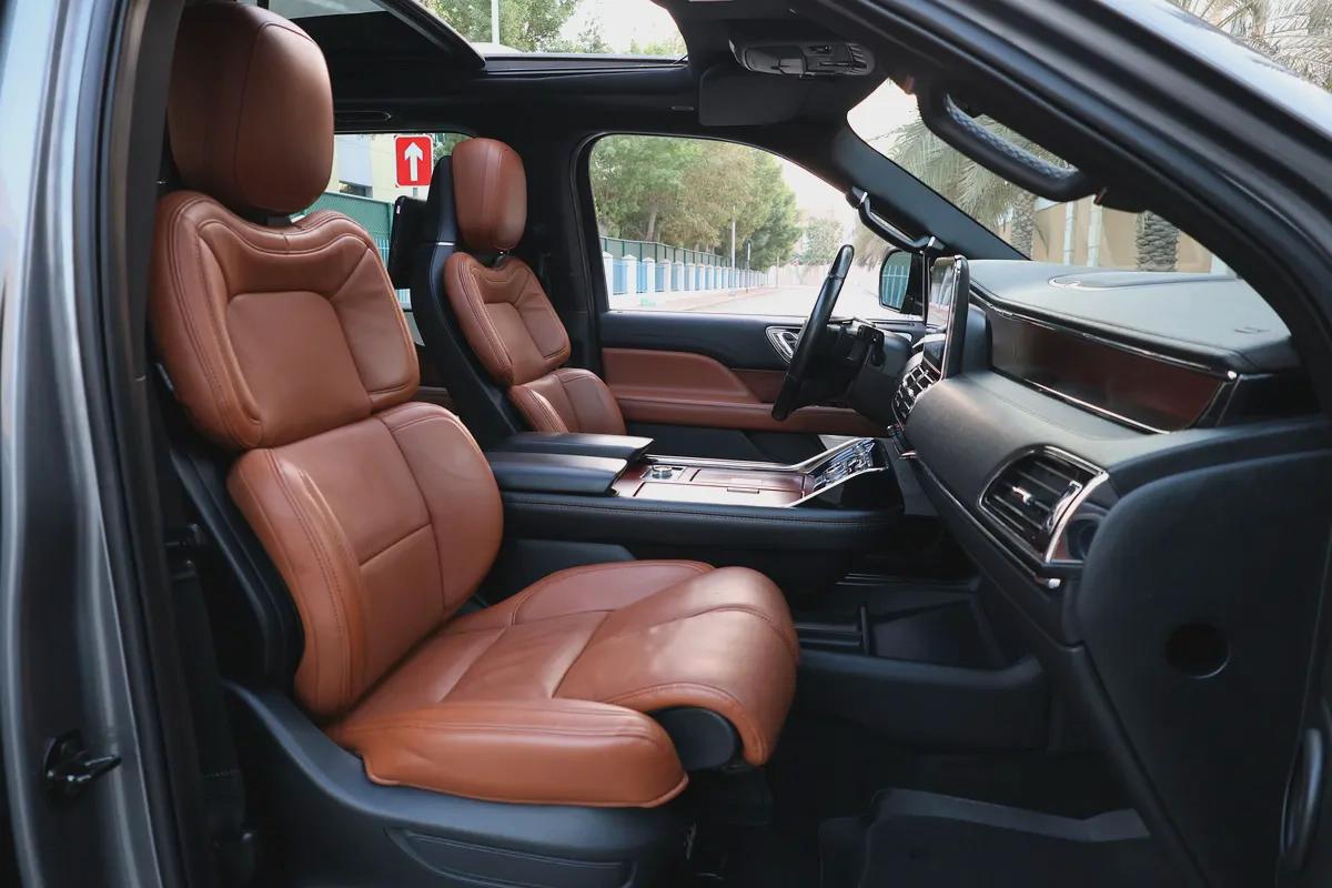 Lincoln Navigator-2021-127000KM-GCC SPECS-EXCELLENT CONDITION-14-14