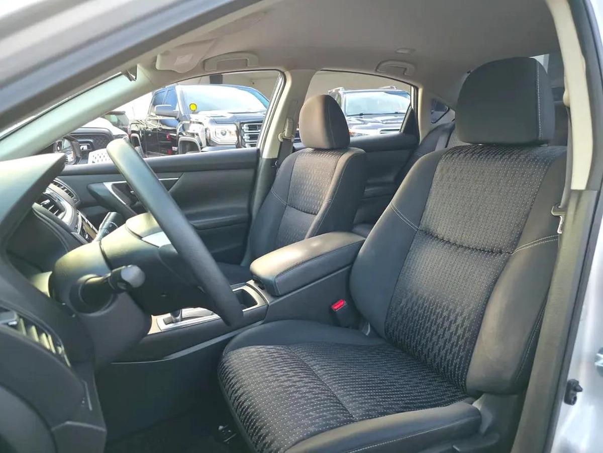Nissan Altima SV 2017, V4 GCC Specs Very Well Maintained No Any Issue-8-8