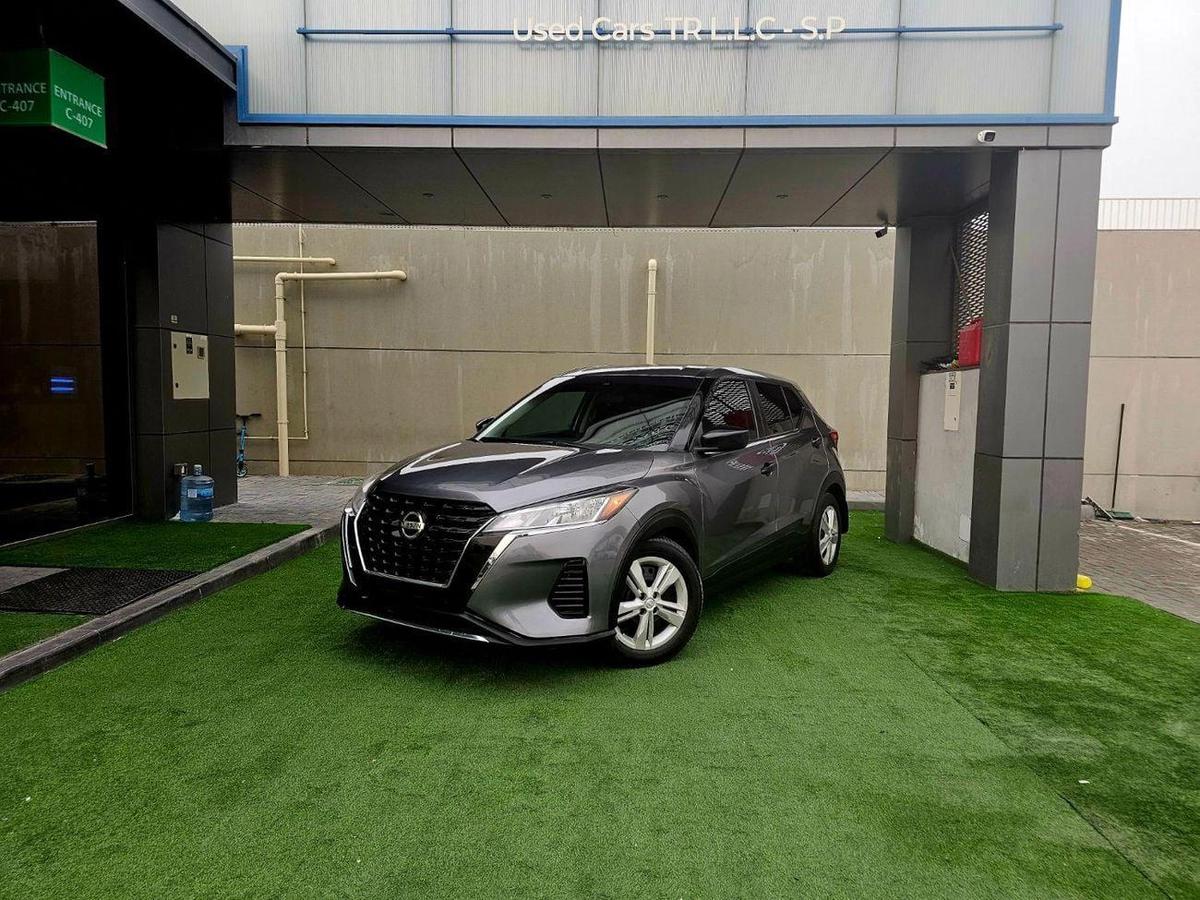 Nissan Kicks SV / 1.6 V4/ LOW MILEAGE / MINT CONDITION-2-2