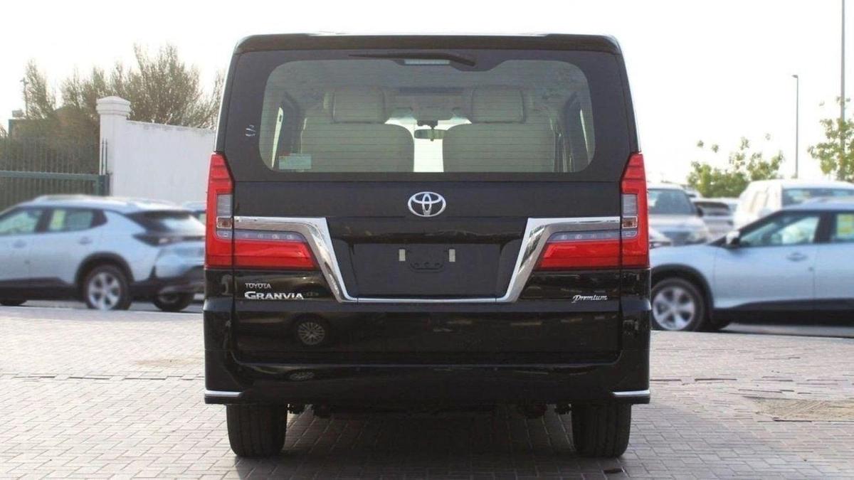 Toyota Granvia-4-4