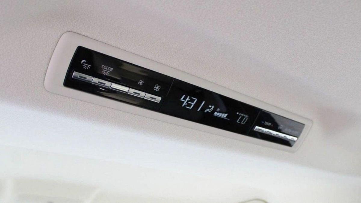 Toyota Granvia-13-13