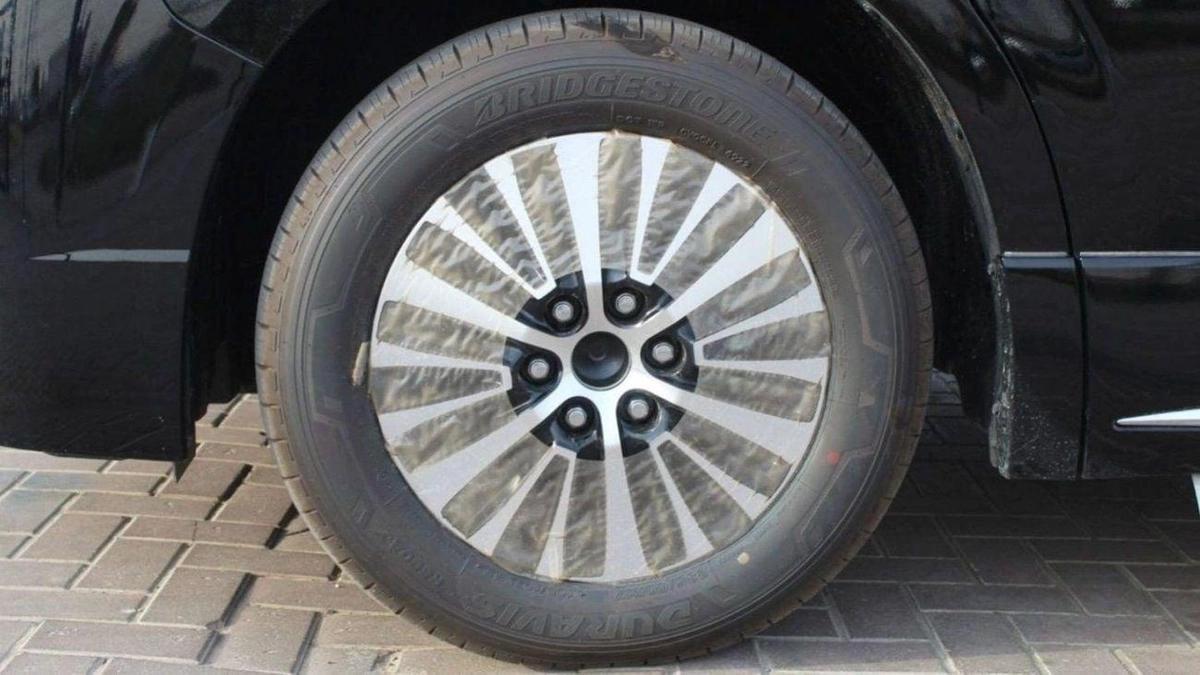 Toyota Granvia-17-17
