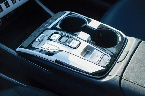 Hyundai Tucson Hyundai Tucson 1.6L Petrol Mid option 2022