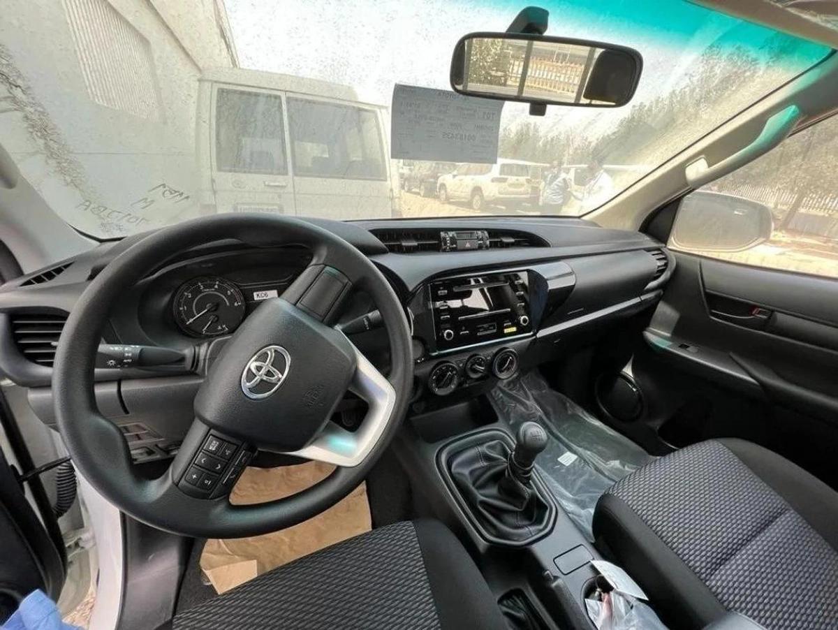 New Toyota Hilux 2024-2-2