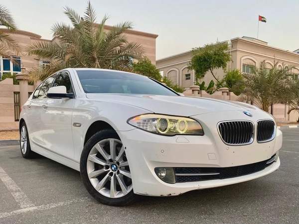 2013 BMW 530i ||FULL OPTION || 6 cylinder|| accident free|| original paint ||GCC SPECS