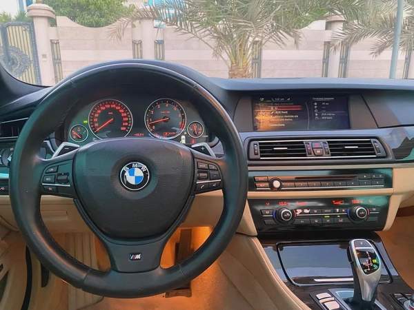 2013 BMW 530i ||FULL OPTION || 6 cylinder|| accident free|| original paint ||GCC SPECS