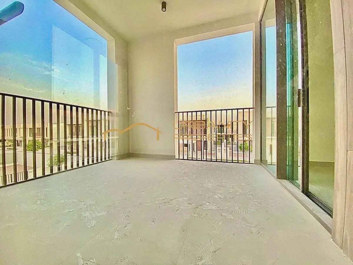 Elegant 4-Bedroom Corner Villa Orania| Prime Location | AED 200,000 Annual Rent-1-landscape