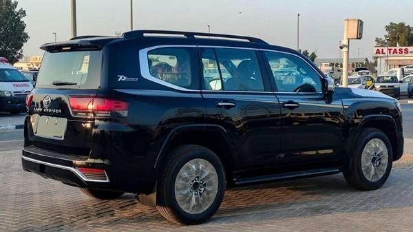 Toyota Land Cruiser LAND CRUISER VX 4.0L JBL SYSTEM