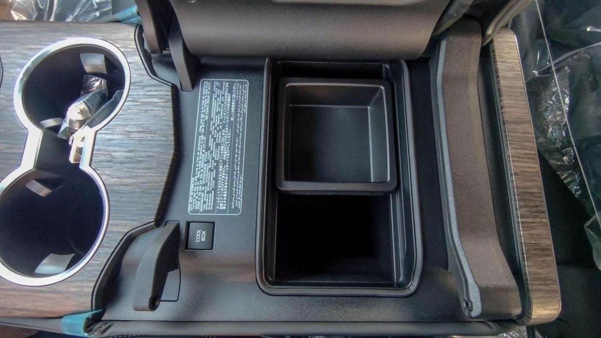 Toyota Land Cruiser LAND CRUISER VX 4.0L JBL SYSTEM-9-9