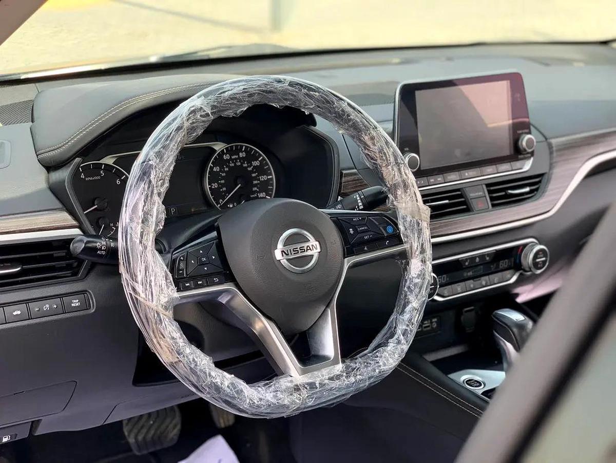 Nissan Altima SL-12-12