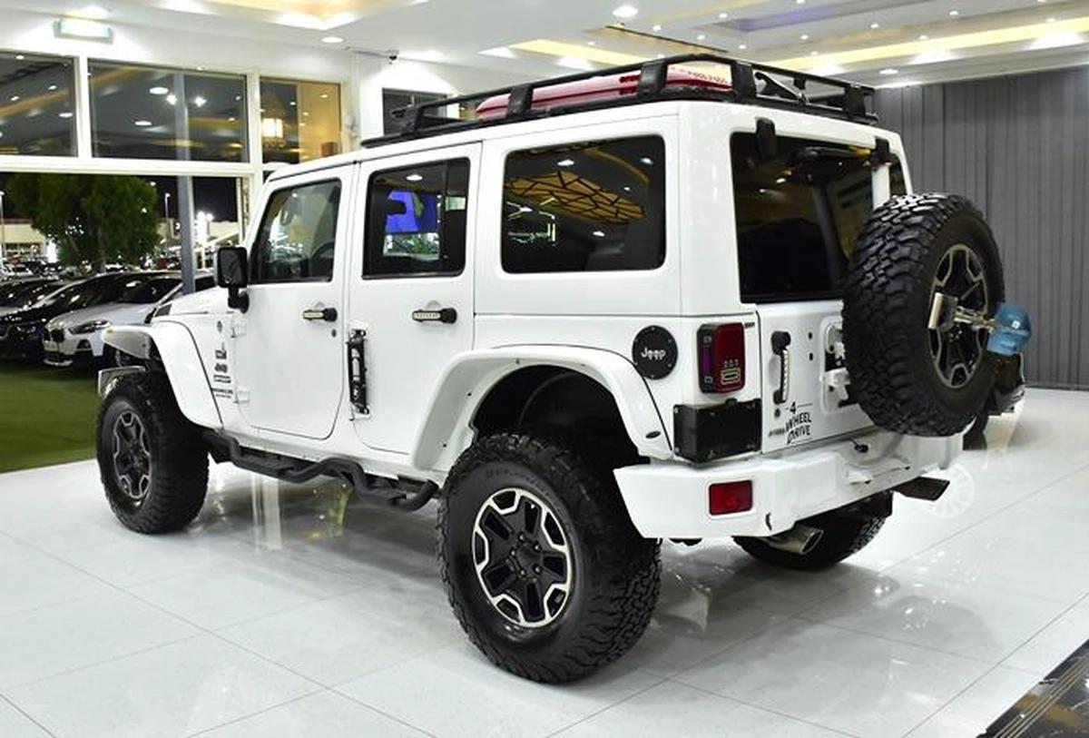 Jeep Wrangler Unlimited Sport ( 2014 Model ) in White Color GCC Specs-7-7