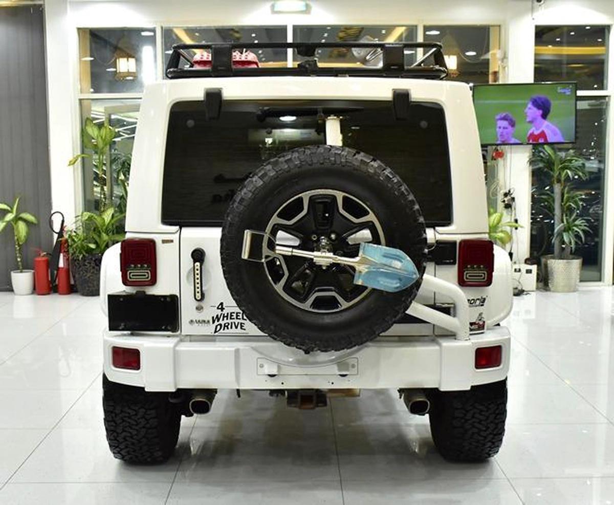 Jeep Wrangler Unlimited Sport ( 2014 Model ) in White Color GCC Specs-9-9