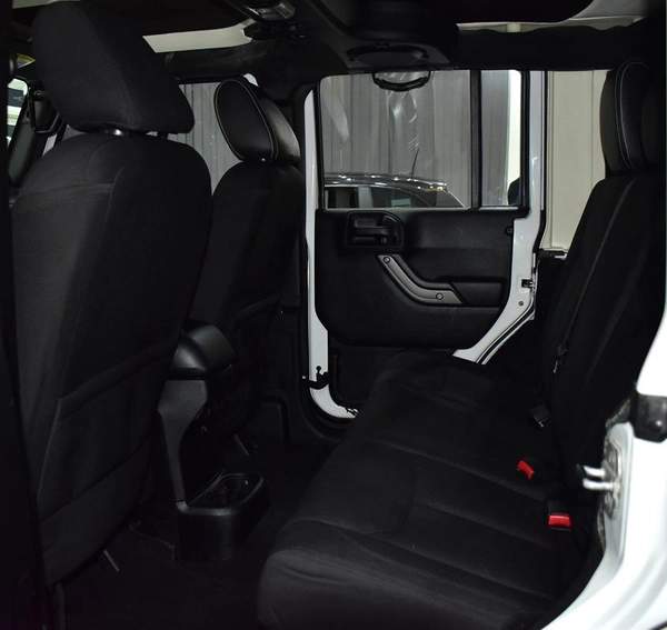 Jeep Wrangler Unlimited Sport ( 2014 Model ) in White Color GCC Specs