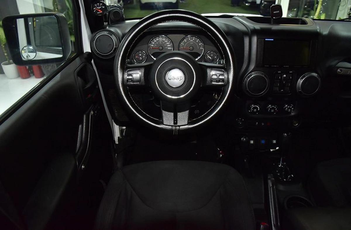 Jeep Wrangler Unlimited Sport ( 2014 Model ) in White Color GCC Specs-12-12