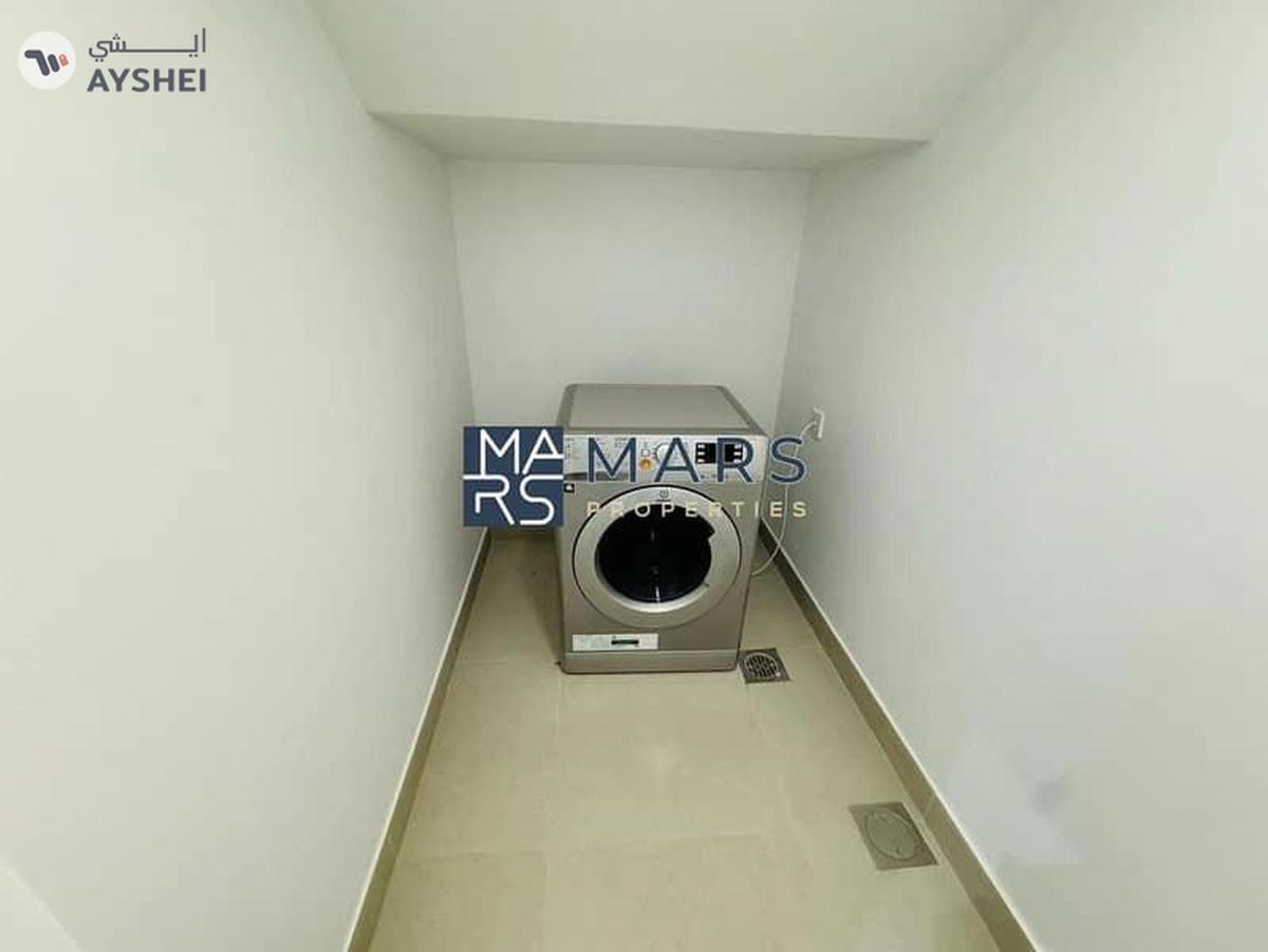 Modern Home with Beautiful Features – A Must-See!-4-4