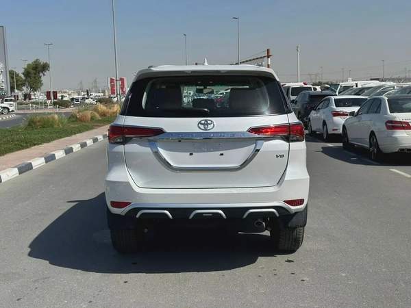 2026 Toyota Fortuner VXR - GCC Specs - Brand New!