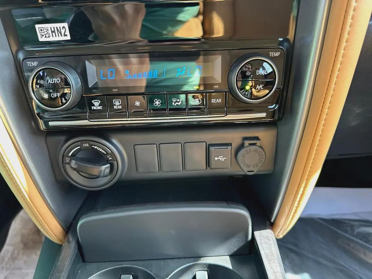2026 Toyota Fortuner VXR - GCC Specs - Brand New!-17-17