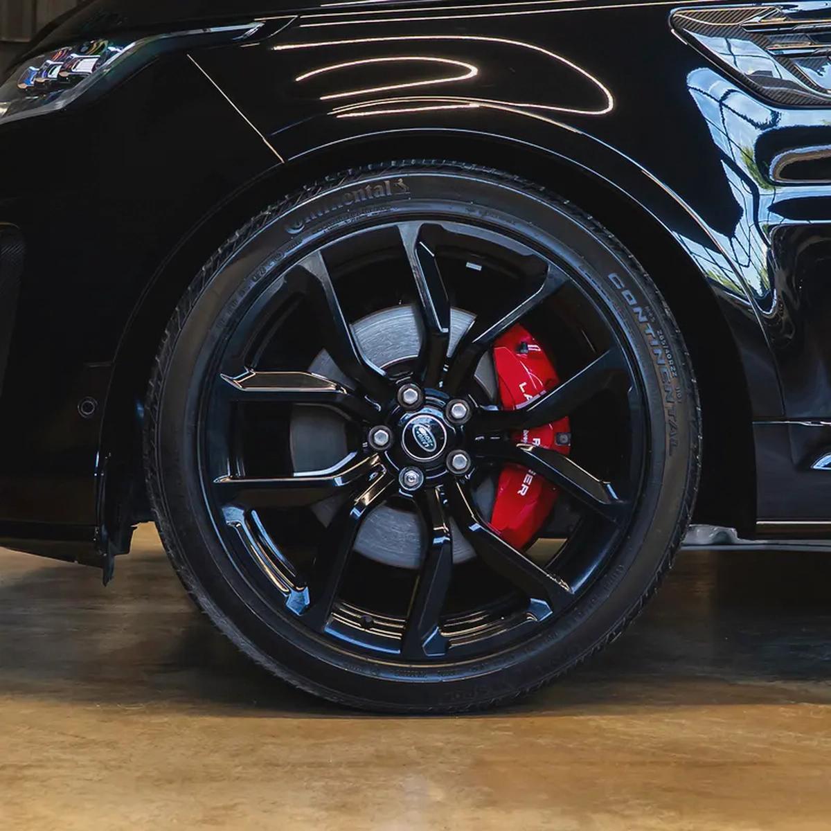 AED 4,407 pm • 0% Downpayment • Range Rover Sport SVR Carbon Edition • 1 Year Warranty-5-5