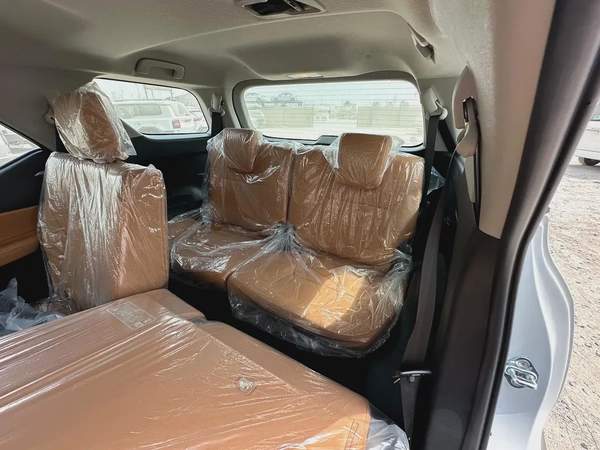 2025 TOYOTA FORTUNER 4.0 V BLACK | BEIGE