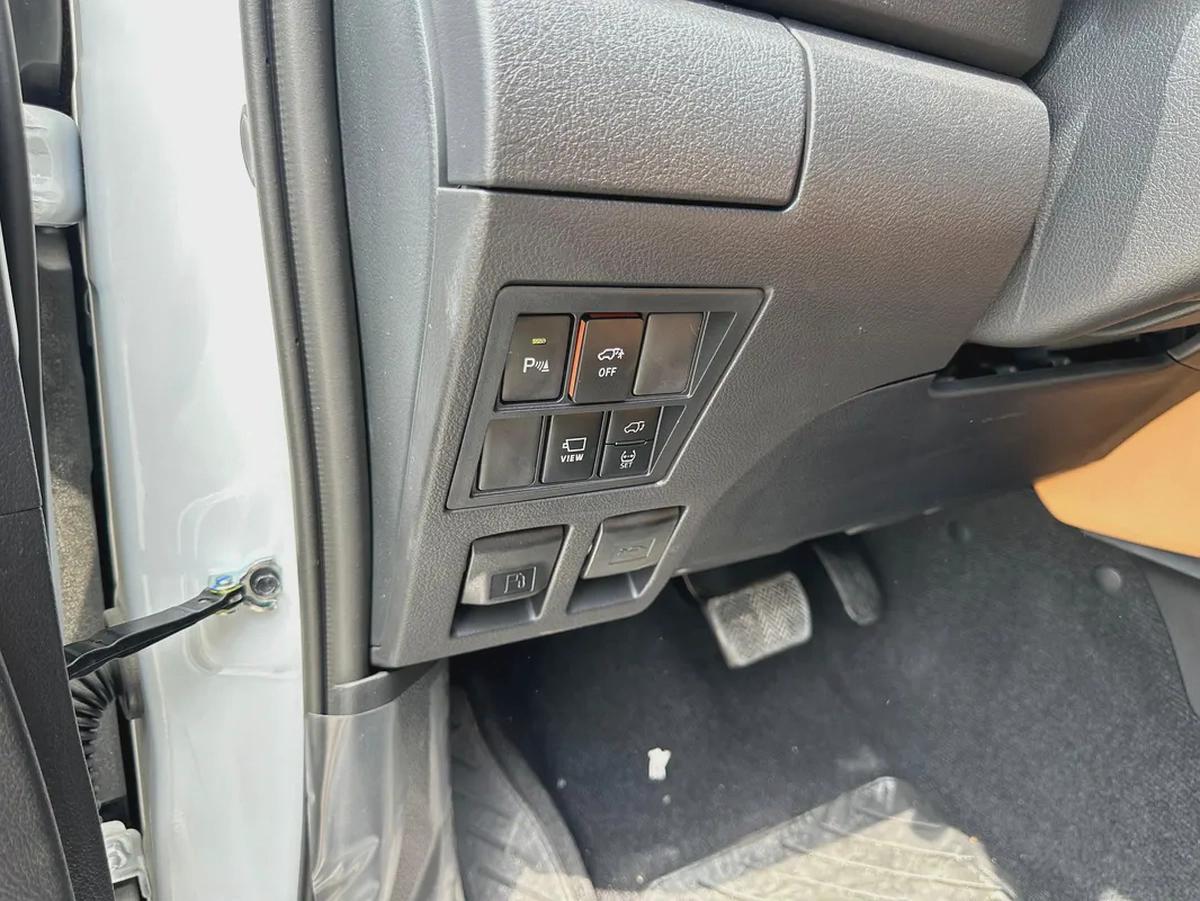 2025 TOYOTA FORTUNER 4.0 V BLACK | BEIGE-11-11