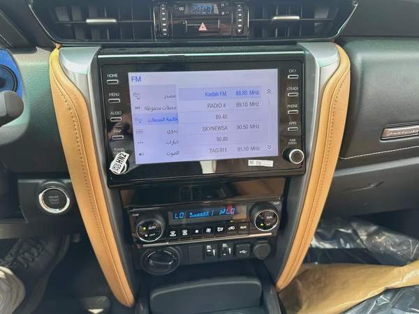 2025 TOYOTA FORTUNER 4.0 V BLACK | BEIGE