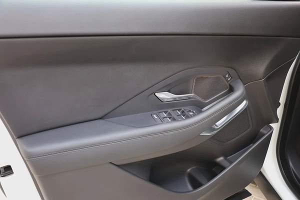 JAGUAR E-PACE P200 AWD ( S PLUS ) - GCC SPECS - ACCIDENT FREE - UNDER WARRANTY -