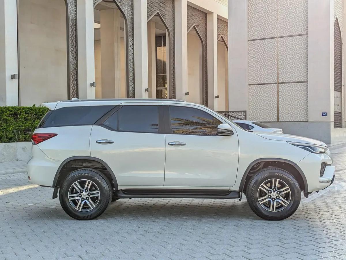 TOYOTA FORTUNER 2021 4X4 GCC V4 2.7L IN EXCELLENT CONDITION-13-13