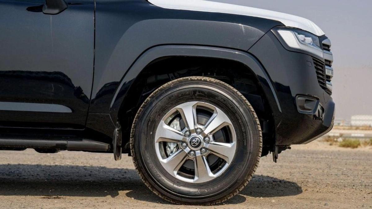 Toyota Land Cruiser LAND CRUISER VX 4.0L-8-8