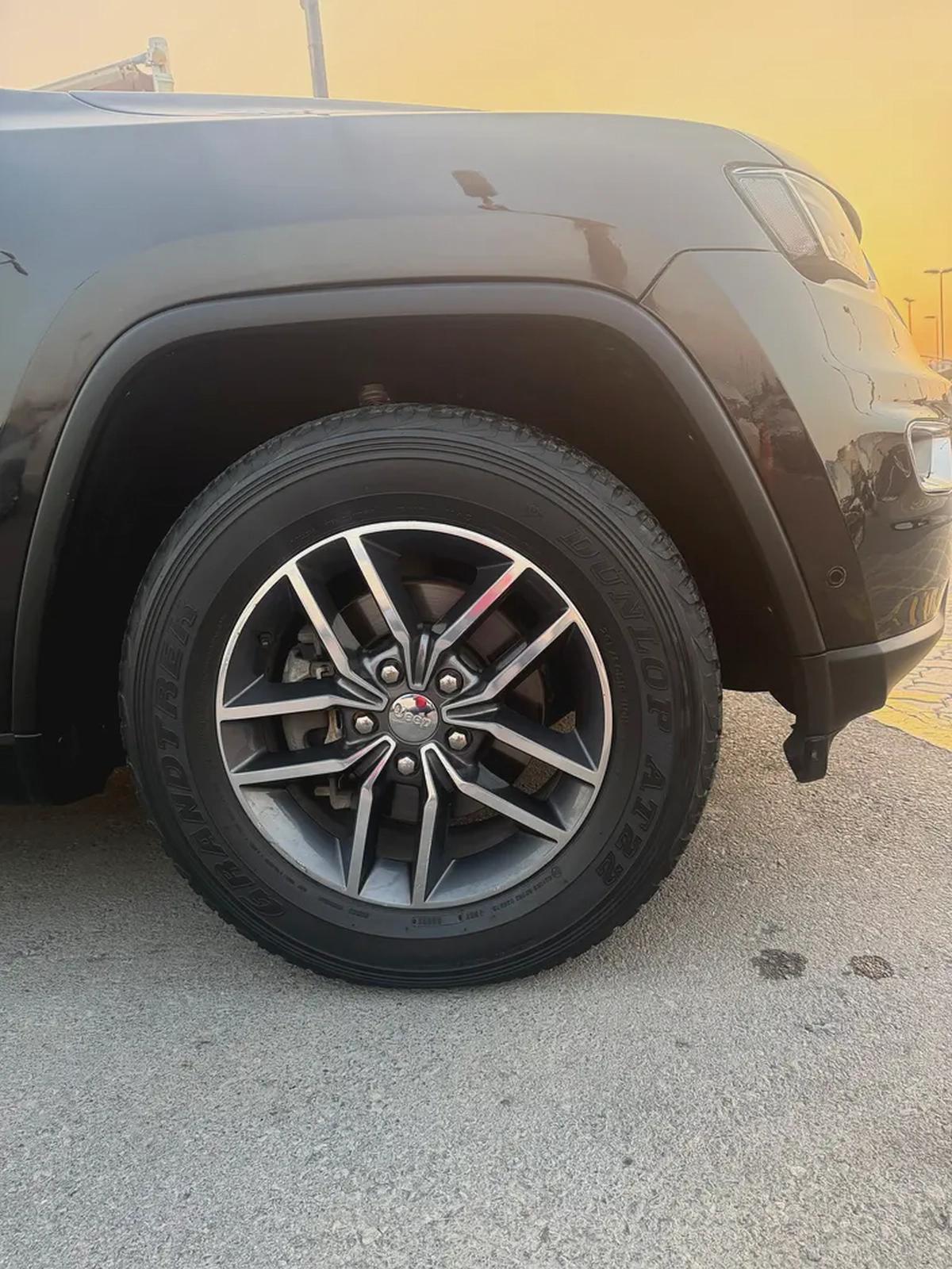Jeep grand cherokee GCC full automatic excellent condition-13-13