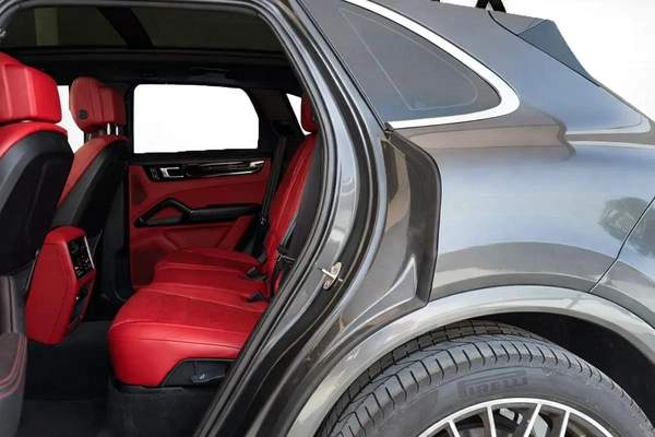 AED 5,581 P.M l 0% Down Payment l Standard l Full Agency History