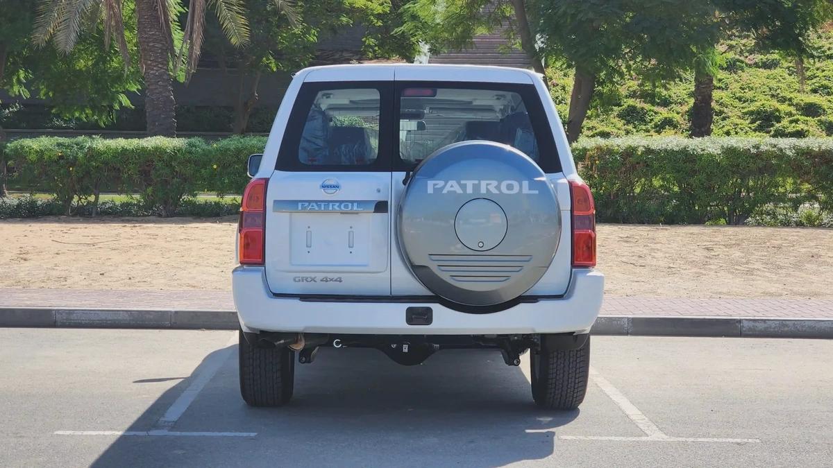 2024 Nissan Patrol GRX (White)-17-17