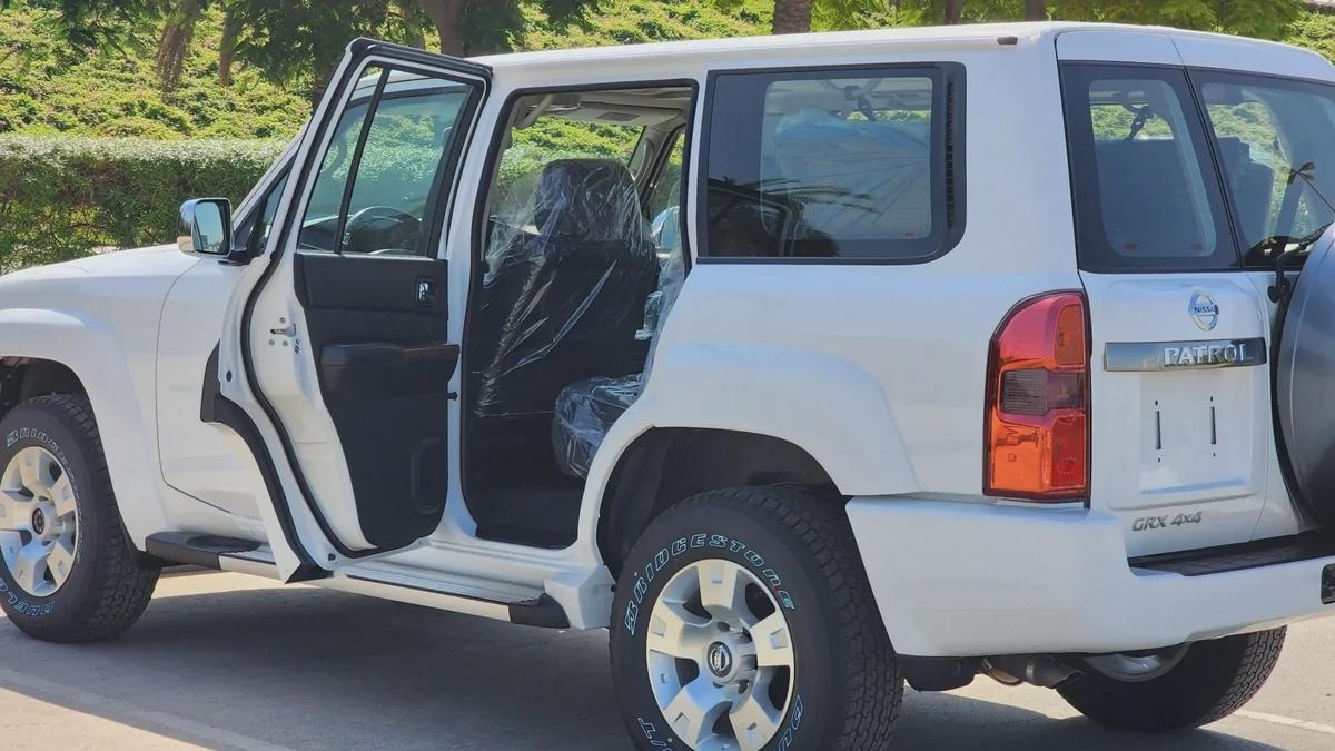 2024 Nissan Patrol GRX (White)-8-8