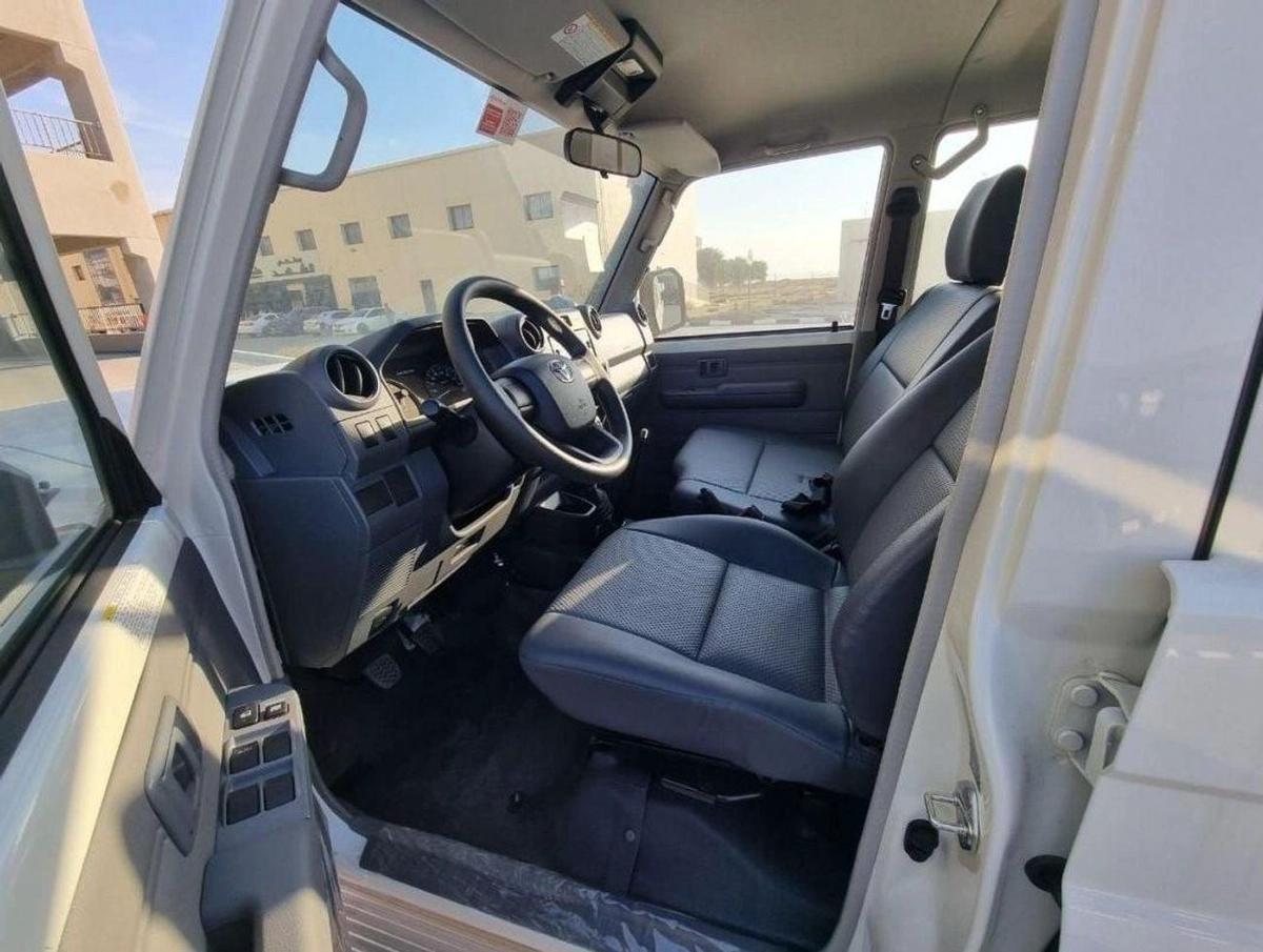 Toyota Land Cruiser Pick Up 6 CYLINDERS MANUAL AVAILABLE DIESEL AND PETROL-10-10