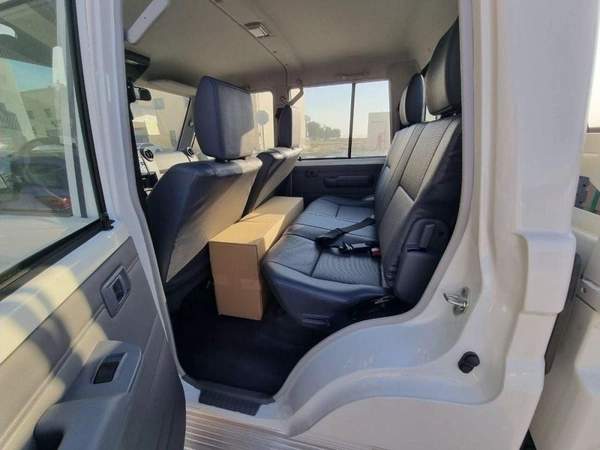 Toyota Land Cruiser Pick Up 6 CYLINDERS MANUAL AVAILABLE DIESEL AND PETROL