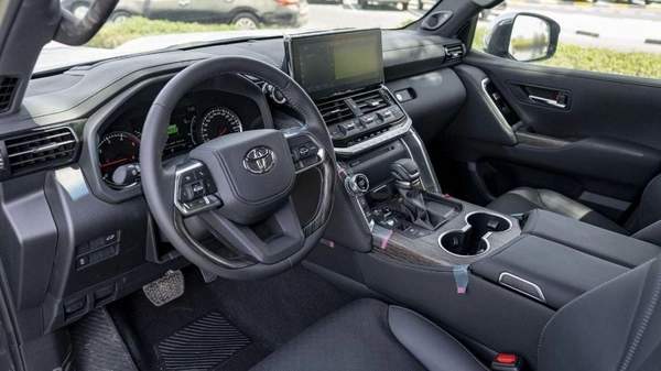 Toyota Land Cruiser TOYOTA LAND CRUISER LC300 VXR 3.5 2025