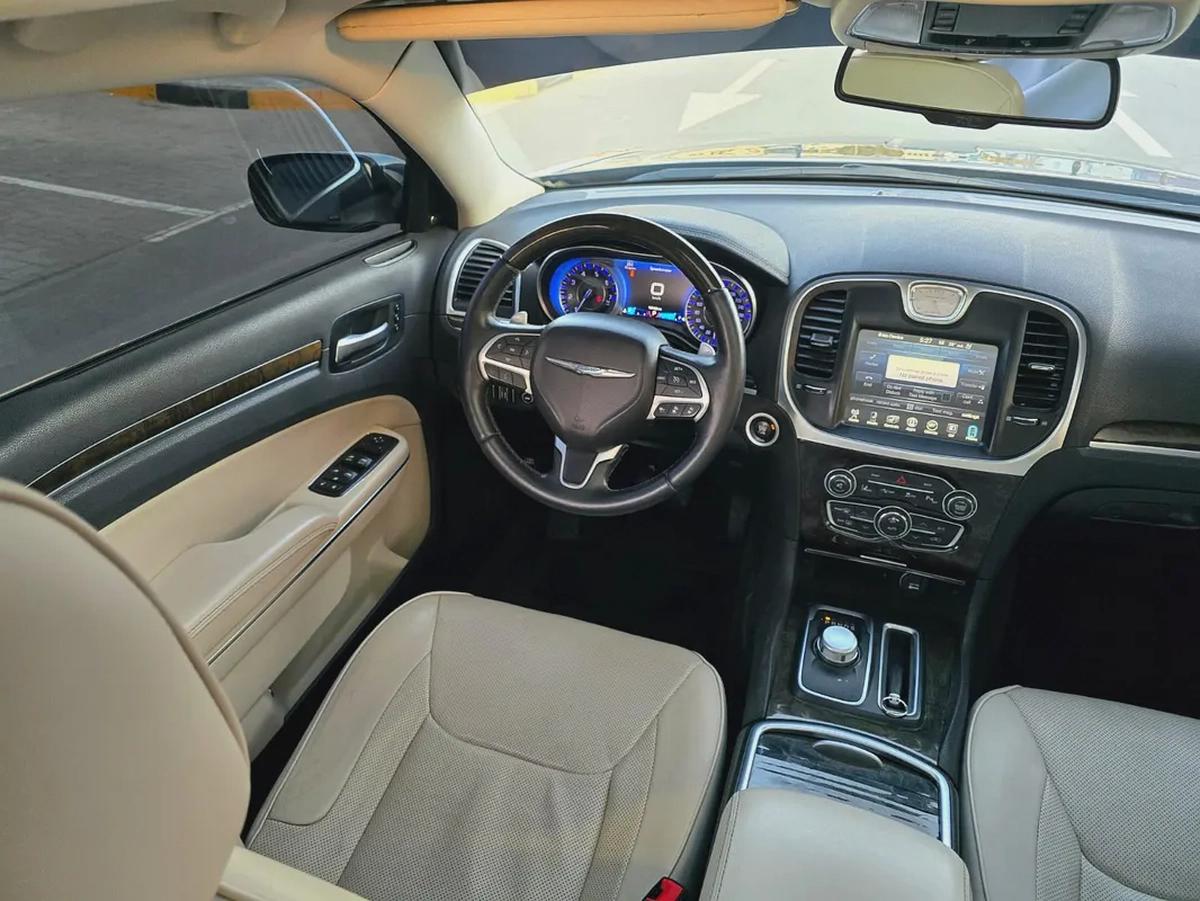 كرايسلر 300c مواصفات خليجية 2016 هيمي بحالة جيدة-7-7