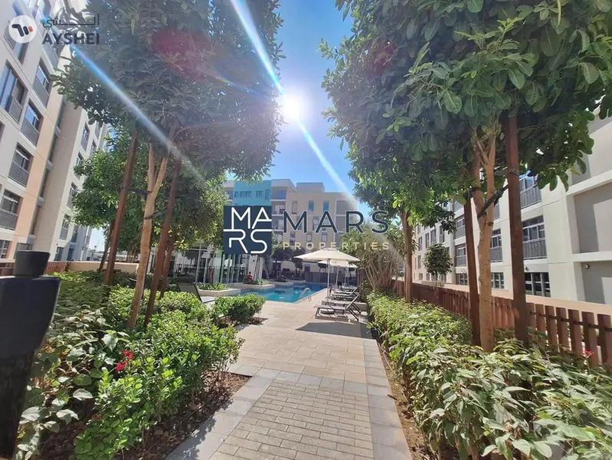 LIKE BRAND NEW STUDIO IN GATED COMMUNITY-10-10