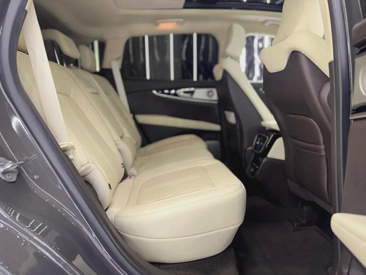 Lincoln Nautilus 2022 GCC specs for 147,000.00 AED-8-8