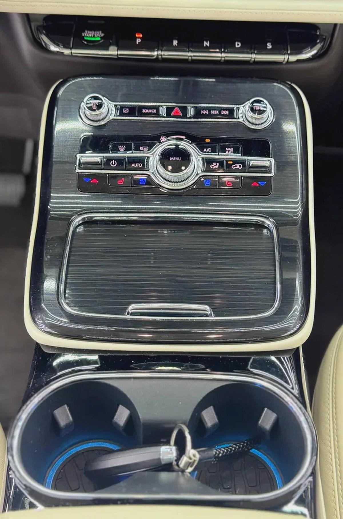 Lincoln Nautilus 2022 GCC specs for 147,000.00 AED-9-9