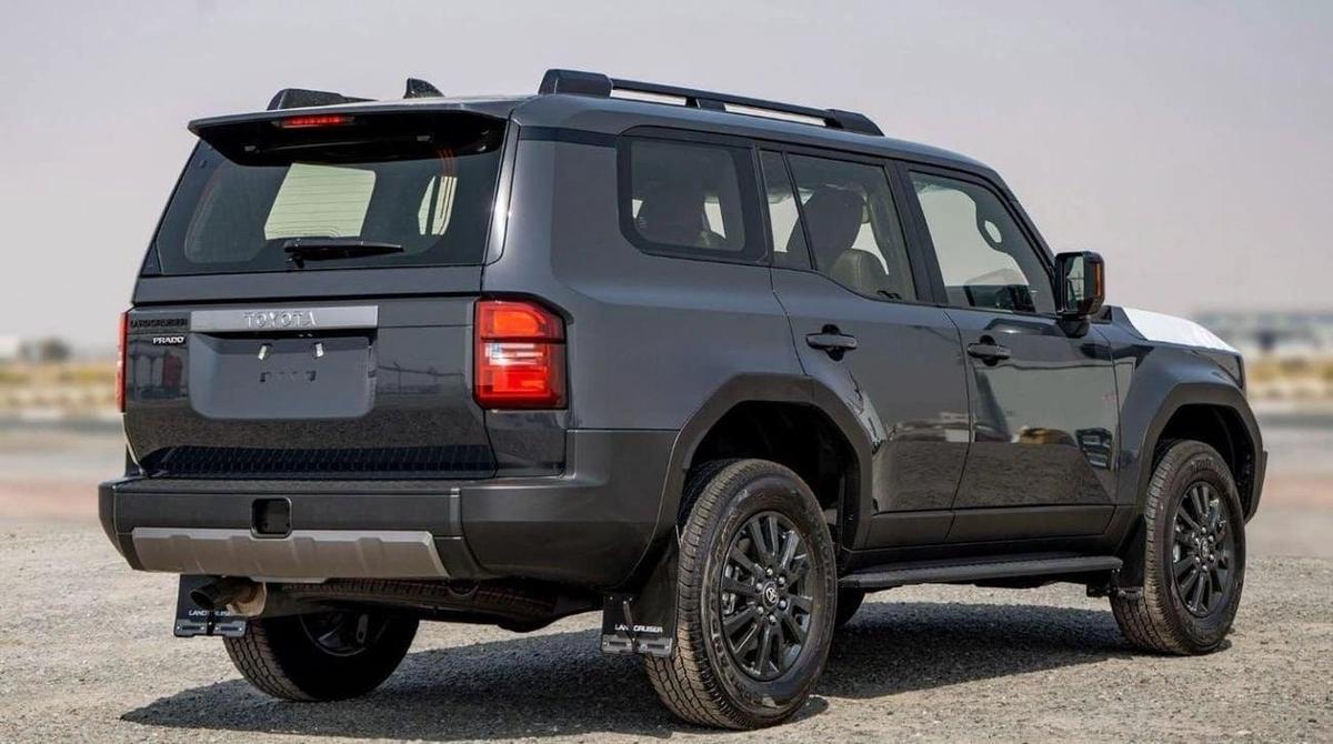 Toyota Prado 250 TXL 2.7P AT LIMITED – GREY-3-3