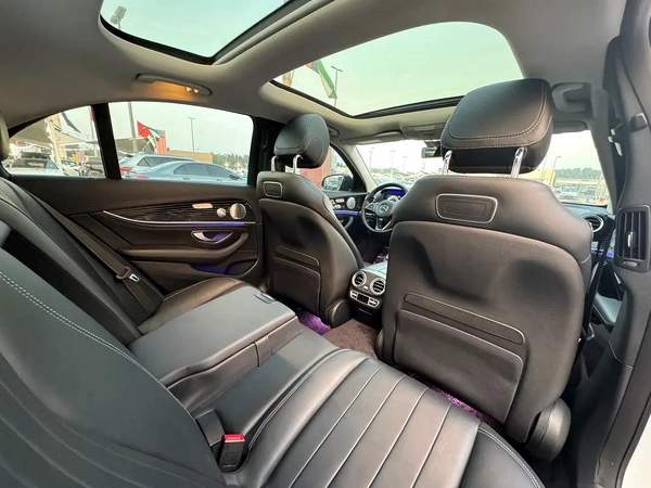 Mercedes E400 in showroom condition