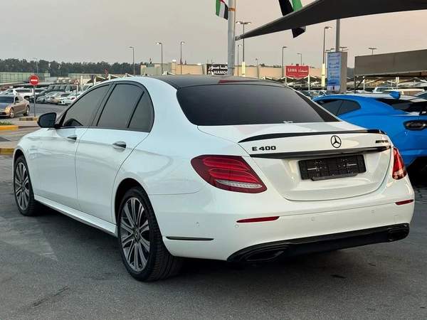 Mercedes E400 in showroom condition