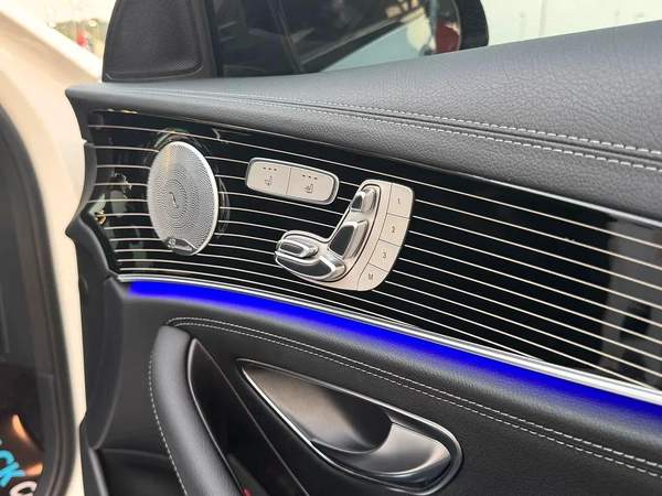 Mercedes E400 in showroom condition