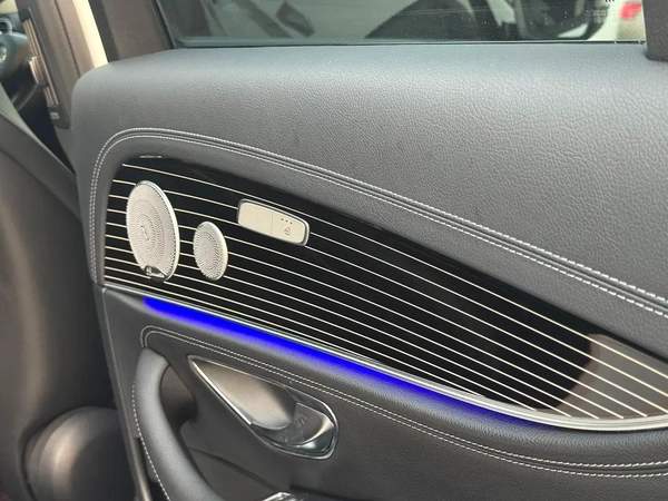 Mercedes E400 in showroom condition