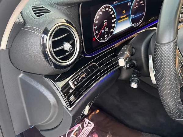 Mercedes E400 in showroom condition